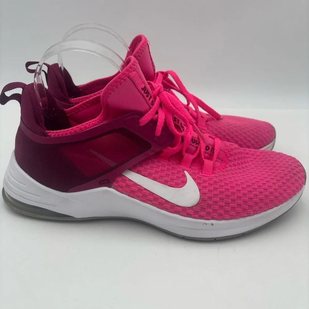 Nike Women's Fuchsia and‎ Burgundy Sneakers